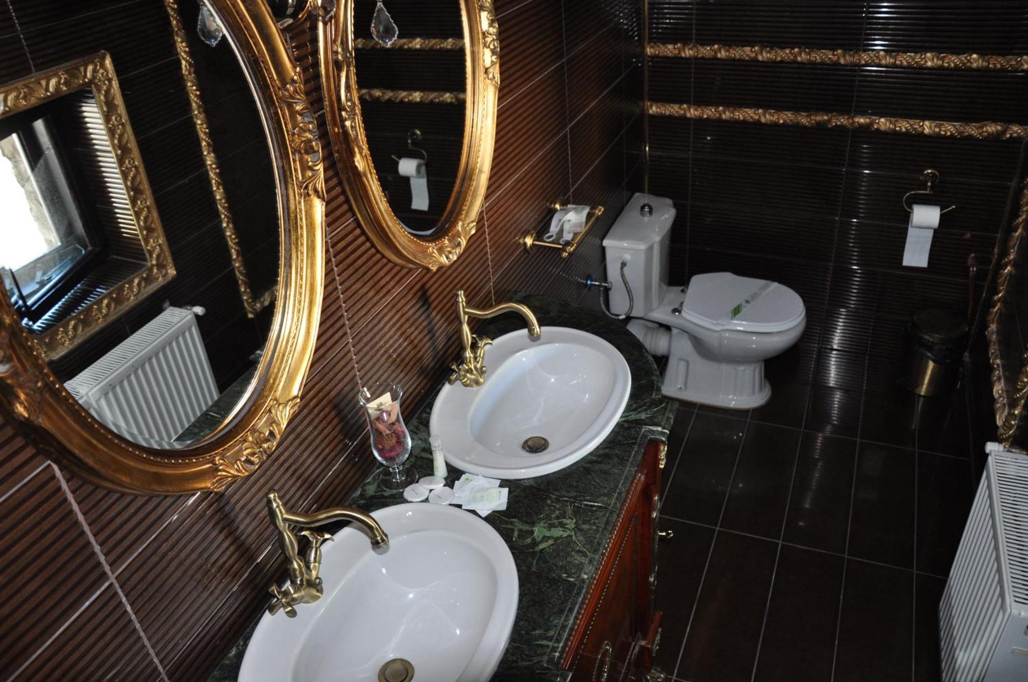 Casa Cu Farfurii Hotell Sinaia Rum bild