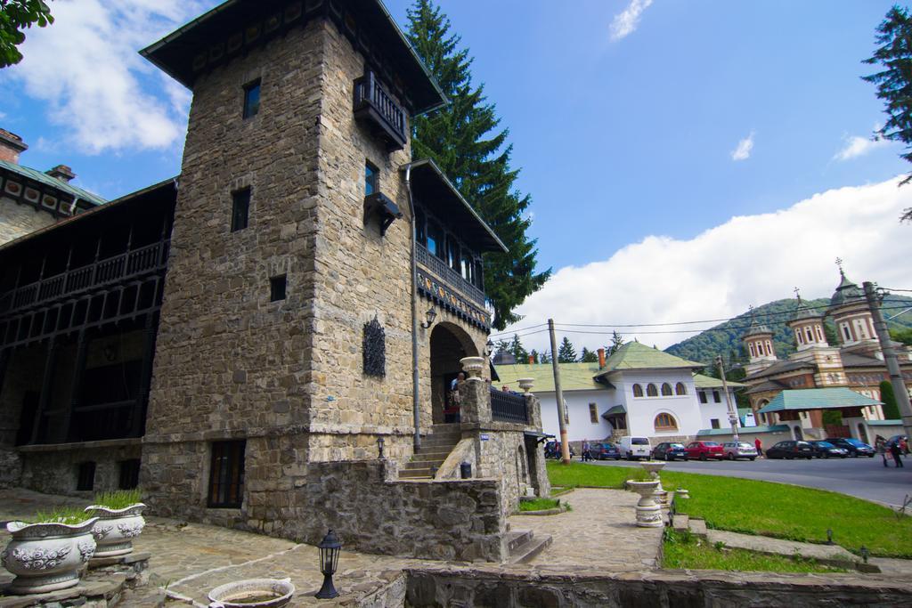 Casa Cu Farfurii Hotell Sinaia Exteriör bild